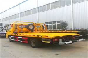 勃利附近拖车救援搭电